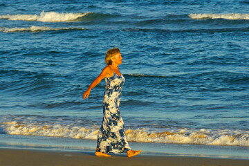 Ältere Frau am Meer © Matthias Stolt