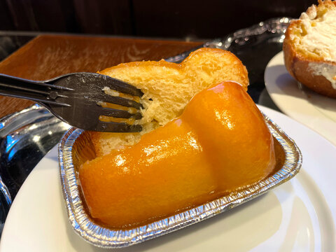 ラム酒シロップ漬けブリオッシュ