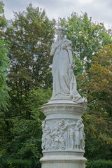 Fototapeta premium . Statue of queen Luise of Prussia in Tiergarten park, Berlin, Germany 