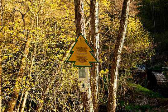 Hinweisschilder und Informationen auf dem Harzer Hexnstieg