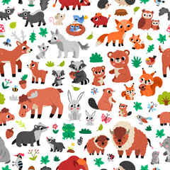 Obraz premium Seamless pattern with forest animals and their kids. Vector woodland mother and baby repeat background. Cute bear, fox, deer, elk, beaver, squirrel digital paper. Woods wildlife texture
