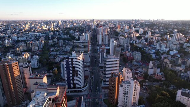 Cidade de Curitiba &aacute;ereo com drone