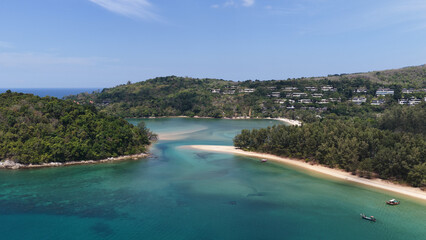 Obraz premium Aerial View of Tropical Lagoon and Sandbar in Phuket Thailand
