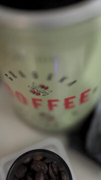 measuring 18 grams of coffee on a scale