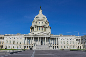 Obraz premium United States Capitol building, headquartes of the Congress with the Senate and House of Representatives in view on May 20, 2026 in Washington, DC, United States.