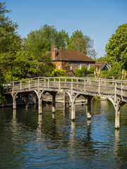 Fototapeta premium Thames Path at Marsh Lock, Henley-on-Thames, England, UK.