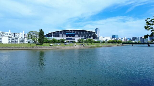 広島市の旧太田川沿いの風景のパンショット 4K 2026年5月6日