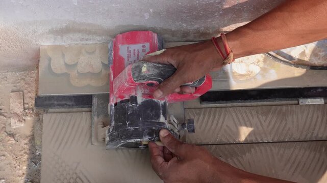 Electric Wall Chaser Machine Cutting Concrete and Tile