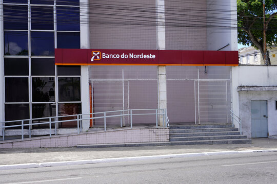Banco do Nordeste Branch Office Building Exterior Entryway and Ramp, Maceio, Brazil