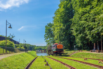  Żegluga Ostródzko-Elbląska - Rejsy statkiem po trawie. Kanał Elbląski. © Janusz Lipiński