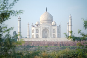 Fototapeta premium Taj Mahal, Standing majestically on the banks of River Yamuna