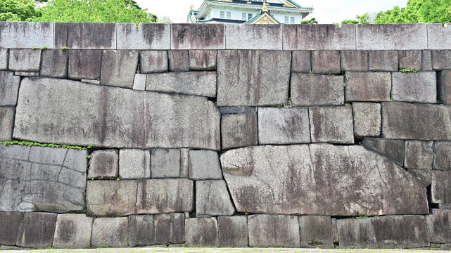 大阪城　山里丸枡形虎口の鏡石