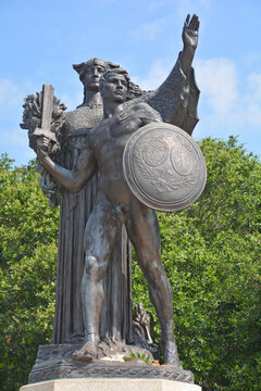 CHARLESTON SC USA: Confederacy monument "To the Confederate Defenders of Charleston Fort Sumter" stands at the southern tip of Charleston's peninsula southeast corner of White Point Garden.