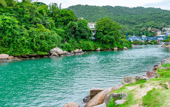 canal em praia de Florian&oacute;polis