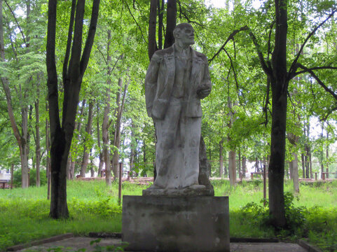 Popular statue of Lenin in suit jacket. Tarusa, Russia.