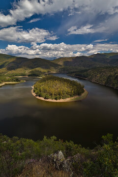 Vista vertical el mirador de la Antigua, r&iacute;o Alag&oacute;n, Espa&ntilde;a