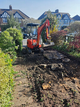 Europe, UK, england, London, construction digger in driveway