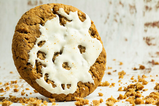 Iced Oatmeal Cookie with Crumbs