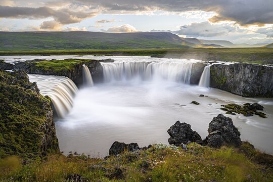 G&oacute;&eth;afoss Waterfall in Summer, Skj&aacute;lfandaflj&oacute;t River, Nor&eth;urland vestra, Northern Iceland, Iceland