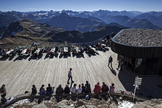 People on the viewing terrace of the Nebelhorn summit station, view of the Allg&auml;u Alps, Oberstdorf, Oberallg&auml;u, Allg&auml;u, Bavaria, Germany