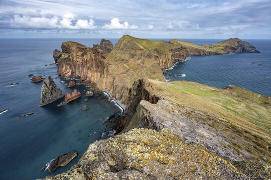 Coastal landscape, cliffs and sea, Miradouro da Ponta do Rosto, rugged coast with rock formations, Cape Ponta de S&atilde;o Louren&ccedil;o, Madeira, Portugal