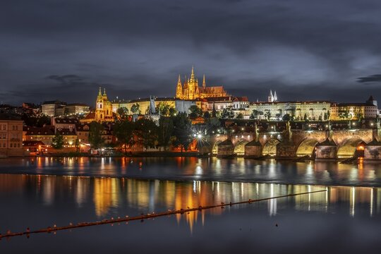 Charles Bridge with Vltava, St Vitus Cathedral and Prague Castle, Hradcany, Old Town, Night view, Prague, Bohemia, Czech Republic