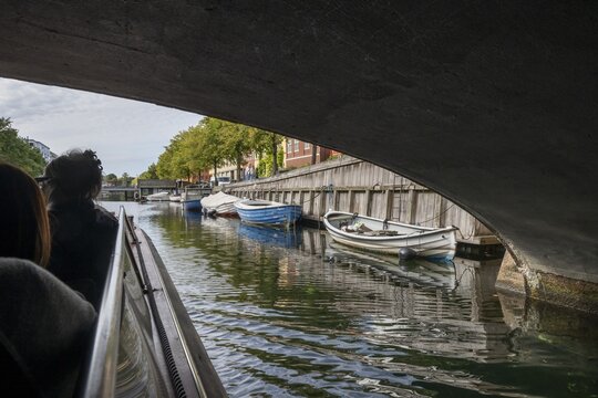 Low bridge, tourist ship, Christianshavns Canal, Copenhagen, Denmark