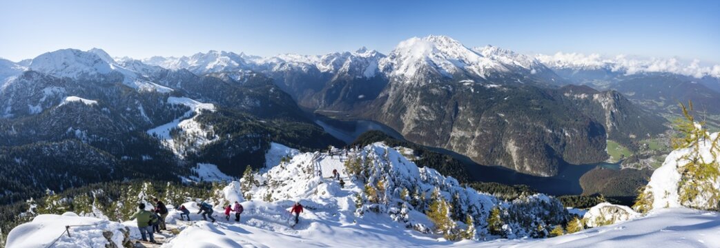 Alpine panorama in winter at nice weather, view from Jenner to K&ouml;nigssee and Watzmann, Berchtesgaden National Park, Berchtesgaden Alps, Sch&ouml;nau am K&ouml;nigssee, Berchtesgadener Land, Bavaria, Germany