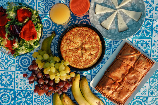 Summer picnic with Spanish tortilla, gazpacho and empanada