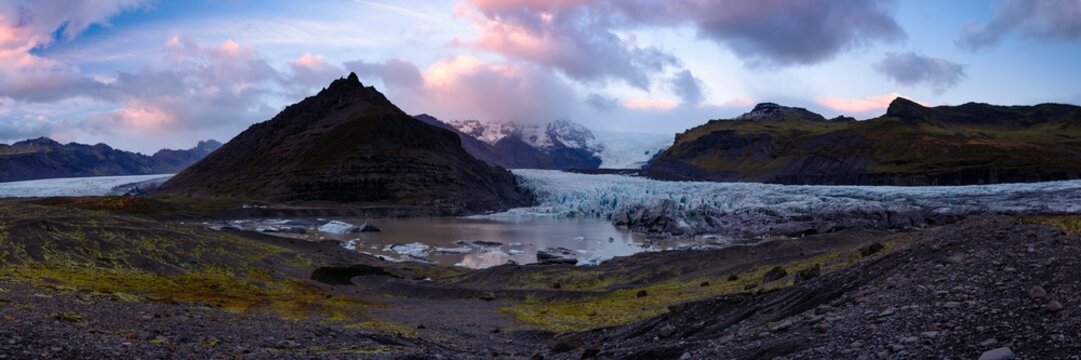 Panorama of Sv&Atilde;&shy;nafellsj&Atilde;&para;kull glacier
