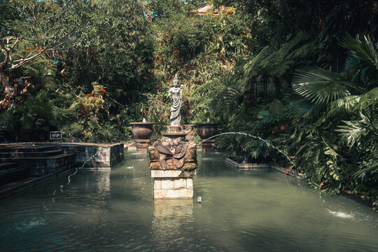 Pool with a statue of a goddess in the Garuda Wisnu Kencana (GWK) area of ​​Jimbaran, April 3, 2026, Bali, Indonesia