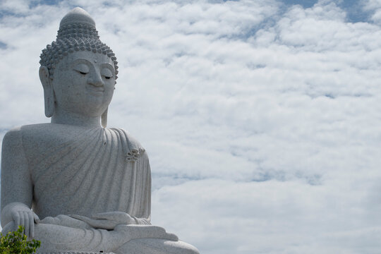 Phra Phutta Ming Mongkol Eknakiri 