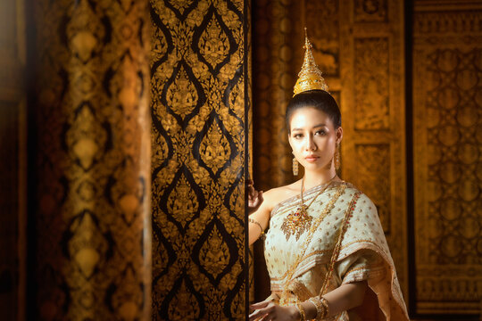Traditional Thai Khon Dance Performance in Bangkok,Thailand