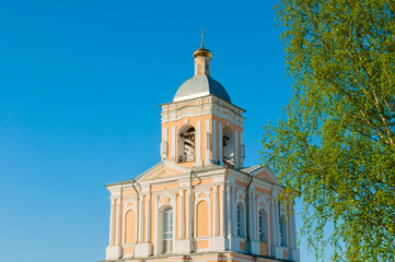 Obraz premium Veliky Novgorod, Russia. The belfry of Varlaam Khutyn monastery, spring sunny view
