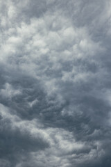 Obraz premium Dramatic cloudscape. gray clouds before the rain.