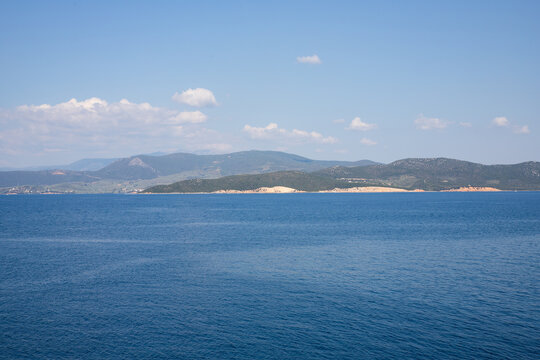 Aegean sea in Greece between the mainland port of Glyfa and the northern Evian port of Agiokambos