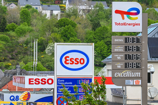 Station carburant concurrence esso TotalEnergie Q8