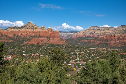 Red rock formations and city view from the Sedona Airport Scenic Lookout, Arizona, USA