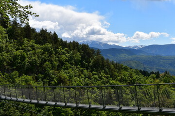 Fototapeta premium Hängebrücke bei Mezzocorona um Trentino