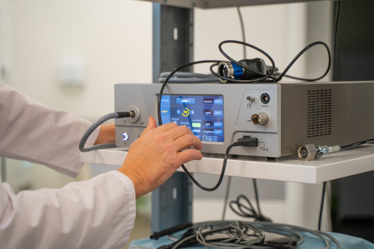 Medical device for video endoscopy and laparoscopy
