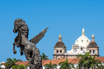 Obraz premium View of the Catedral Santa Catalina de Alejandría from outside the city walls
