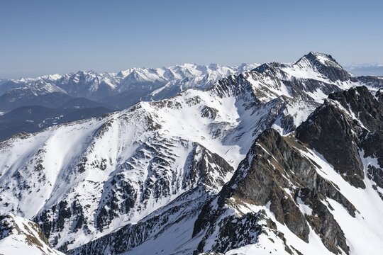 Peaks and mountains in winter, Sellraintal, Stubai Alps, K&uuml;htai, Tyrol, Austria