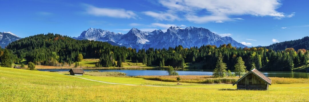 Geroldsee, behind it the Karwendel Mountains, Werdenfelser Land, Upper Bavaria, Bavaria, Germany