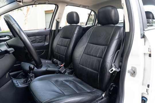 Chevrolet Astra GSI front leather seats, Classic hot hatch black leather interior