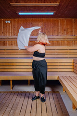 Sauna-mistrz w pracy © rozentuzjazmowany