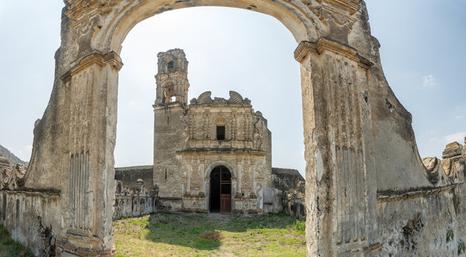 Hacienda caxcantla church ruins showing colonial architecture decay