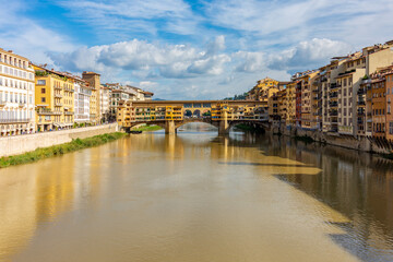 Obraz premium Ponte Vecchio bridge over Arno river in Florence, Italy