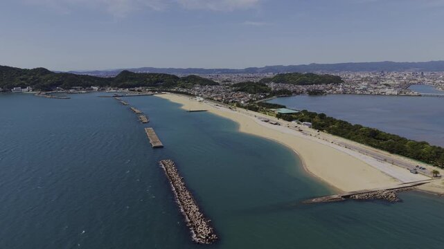 和歌に詠われた景勝地・和歌の浦「片男波海水浴場の空撮」和歌山県和歌山市 Aerial View of Kataonami Beach, Scenic Wakanoura Heritage Site, Wakayama City