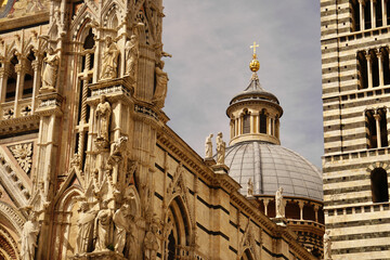 Fototapeta premium Great view of Duomo di Siena