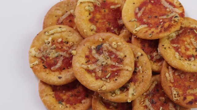 Mini pizzas ap&eacute;ritif au fromage
